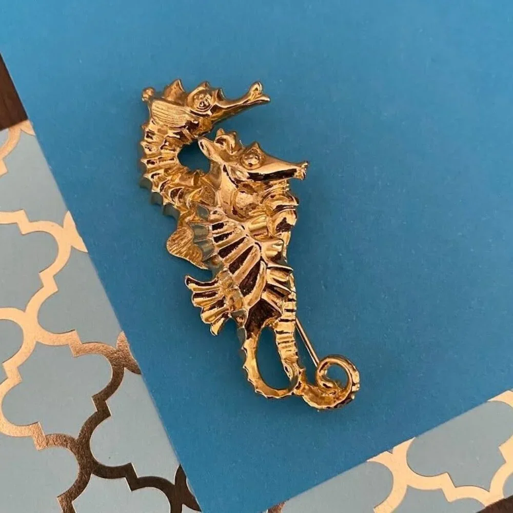 Vintage Gold Tone Seahorse Duo Estate Brooch Pin